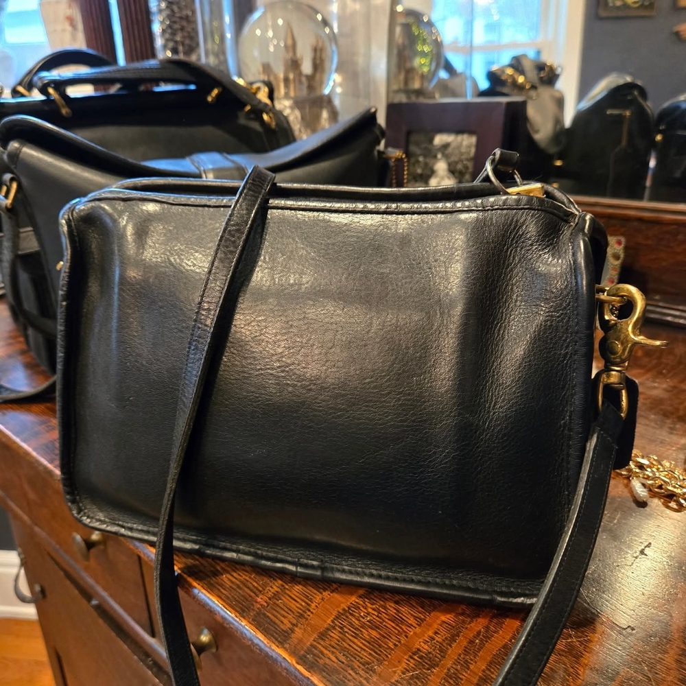 Elegant Black Leather Crossbody Bag